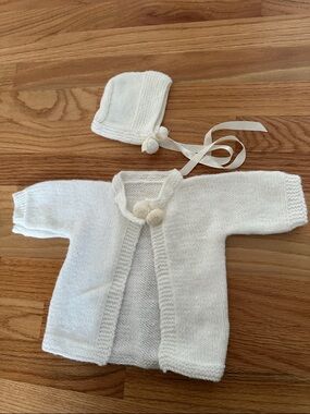 Vintage Baby Sweater Handmade White with bonnet precious newborn 0-3 3-6 Pom Pom